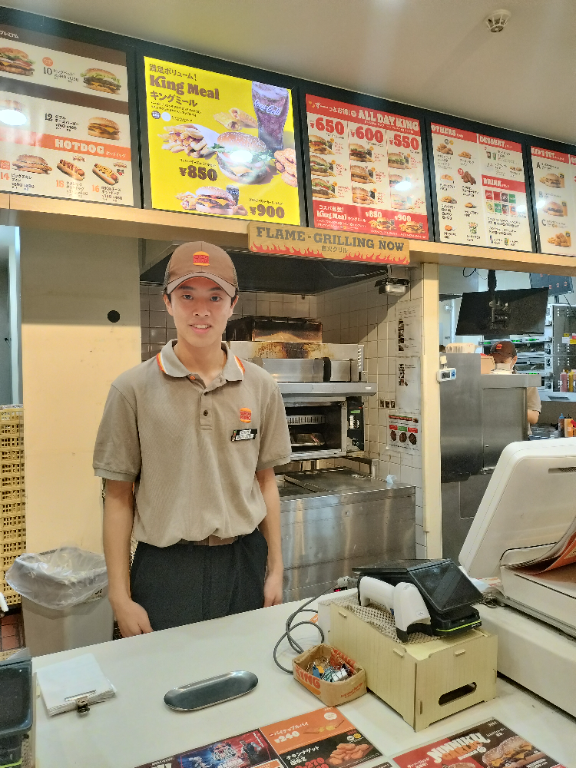 店舗スタッフ